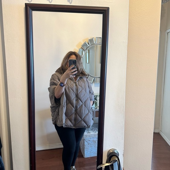 Lightweight oversized puffer jacket - Picture 8 of 8